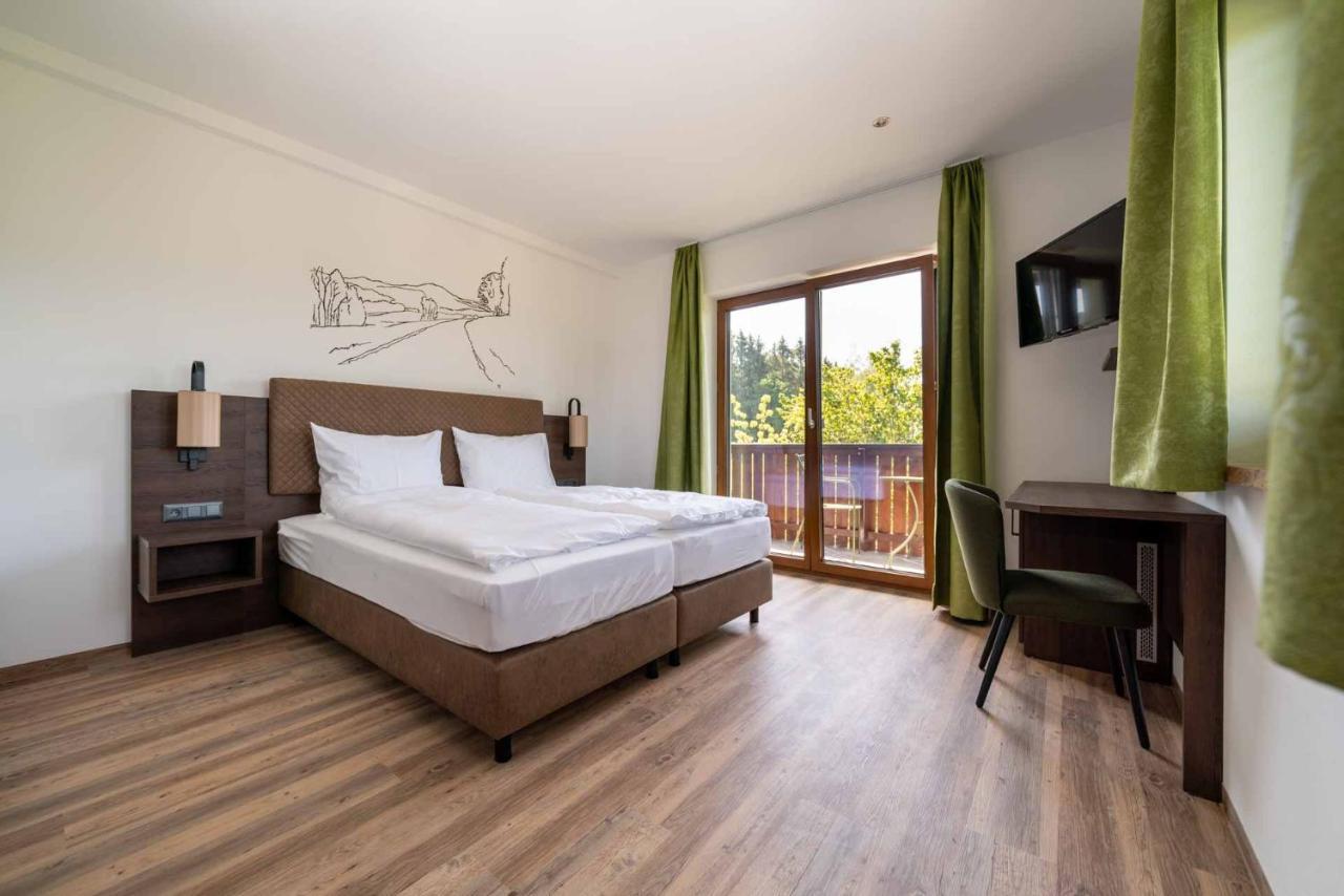 Gasthaus Hotel Beim Erich Oberhofen am Irrsee エクステリア 写真