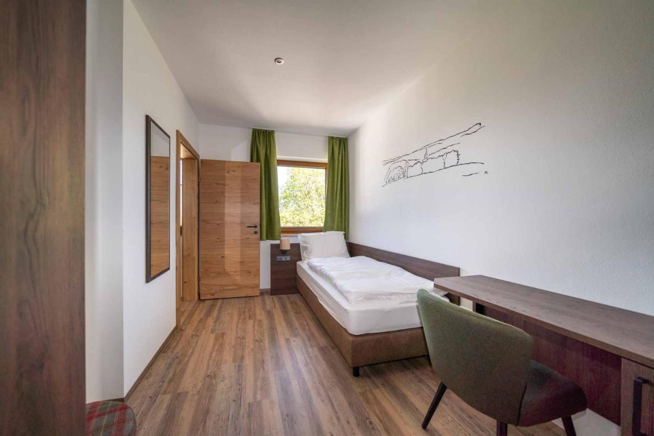 Gasthaus Hotel Beim Erich Oberhofen am Irrsee エクステリア 写真