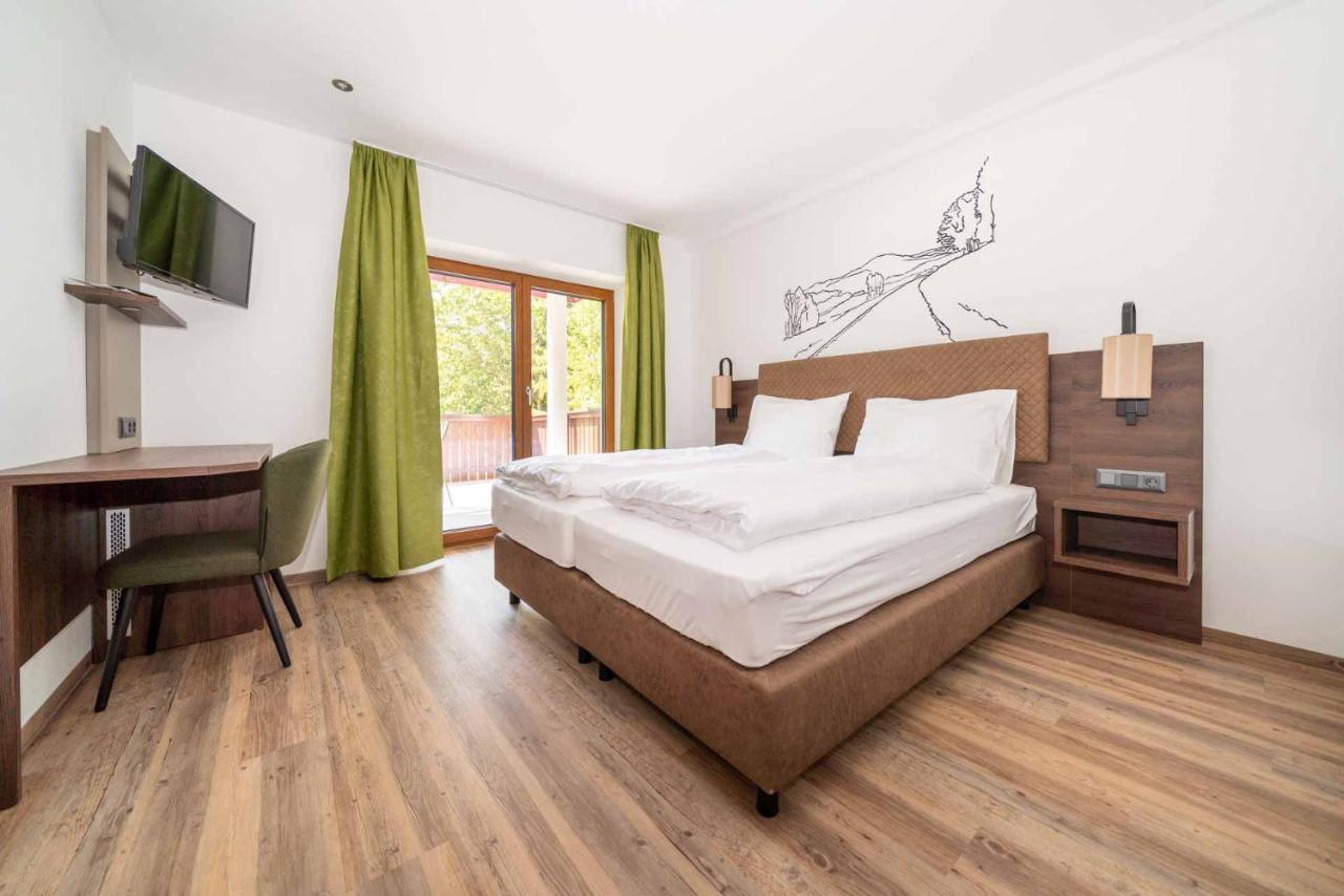 Gasthaus Hotel Beim Erich Oberhofen am Irrsee エクステリア 写真